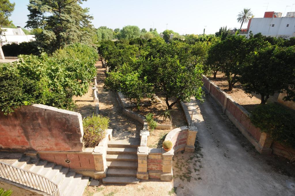 Palazzo Leuzzi B&B Galatone Εξωτερικό φωτογραφία