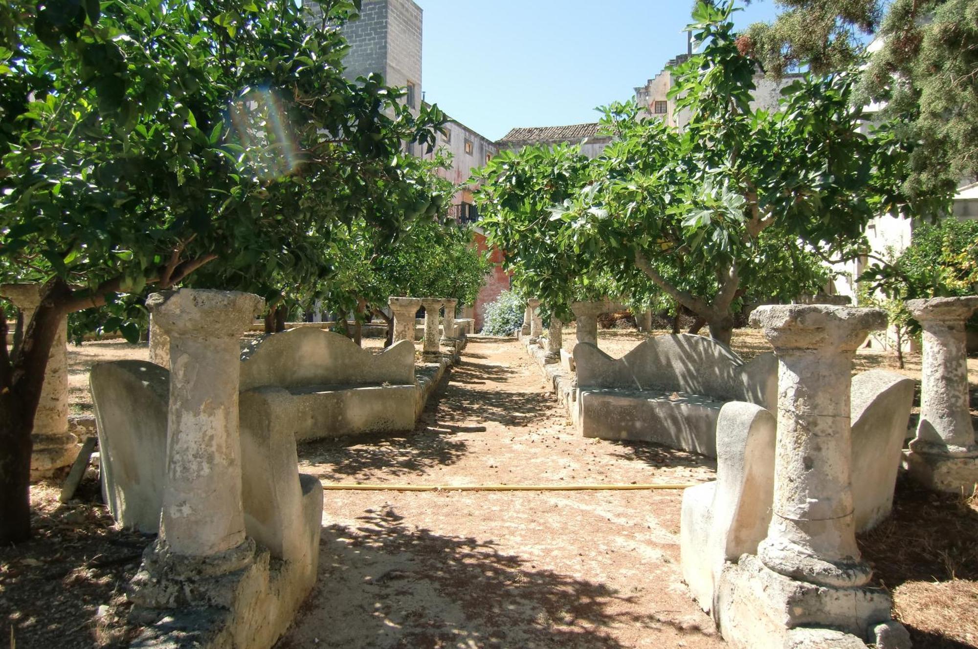 Palazzo Leuzzi B&B Galatone Εξωτερικό φωτογραφία