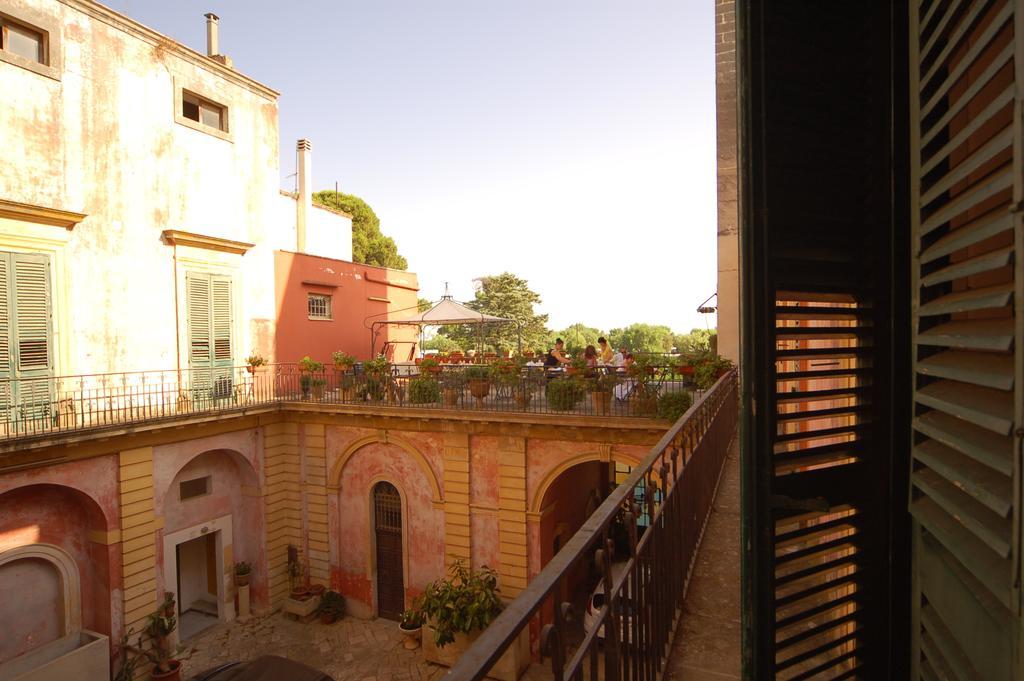 Palazzo Leuzzi B&B Galatone Δωμάτιο φωτογραφία