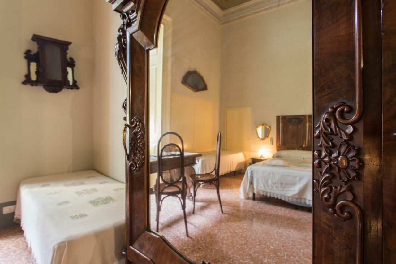 Palazzo Leuzzi B&B Galatone Εξωτερικό φωτογραφία