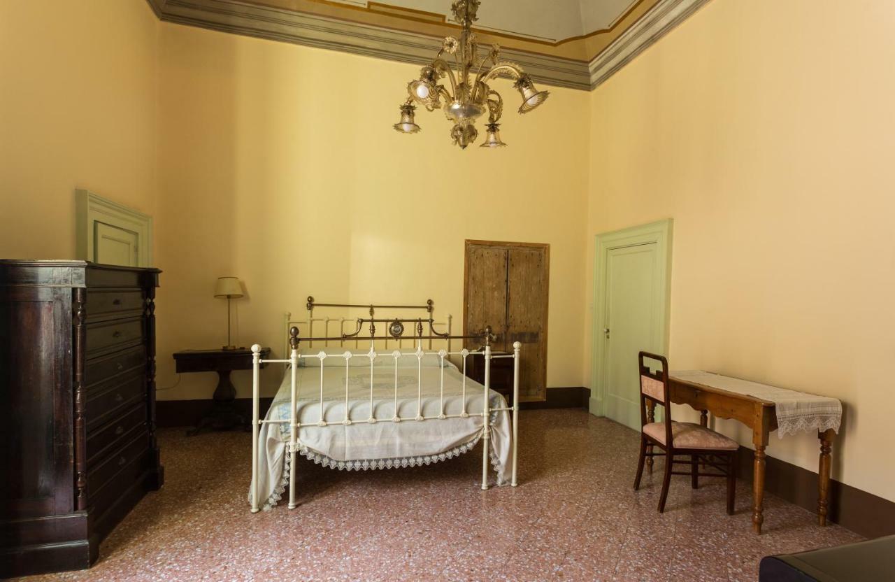 Palazzo Leuzzi B&B Galatone Εξωτερικό φωτογραφία